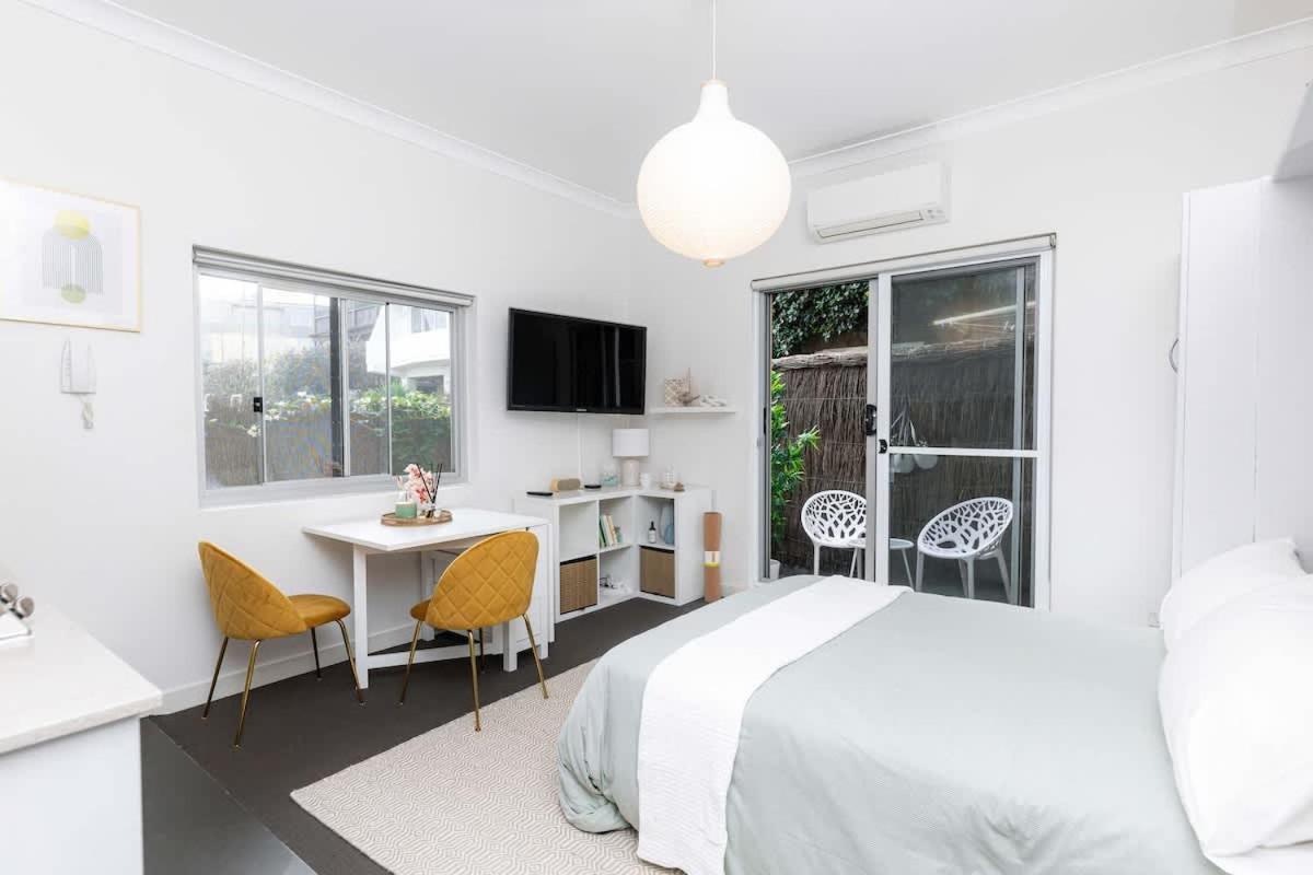 Apartment Bright Beachfront With Terrace & Aircon *