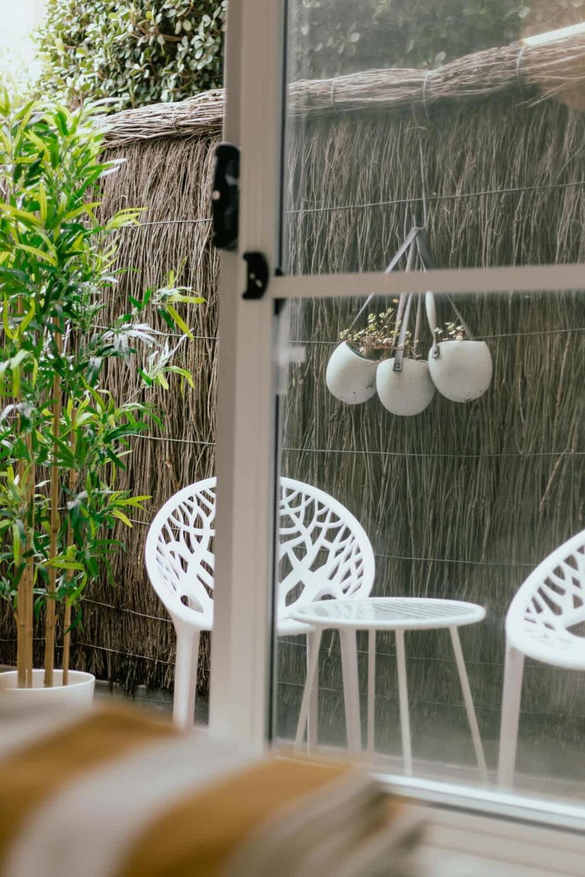Bright Beachfront With Terrace & Aircon Apartment Sydney